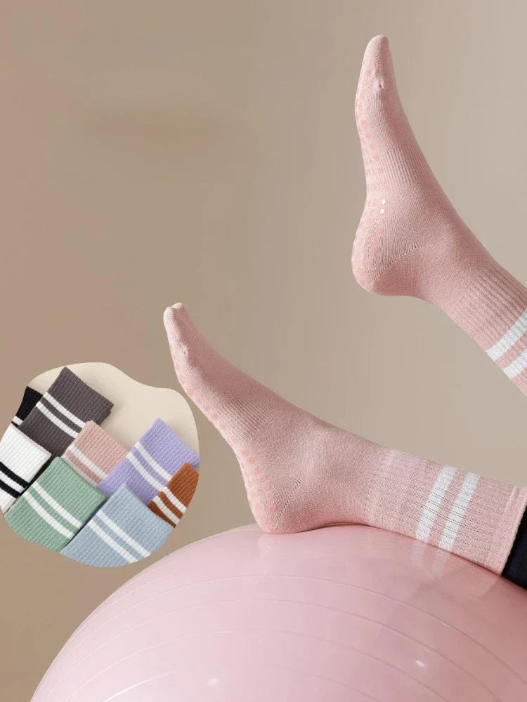 Yoga Socks – Benefits, and How They Improve Your Yoga Practice